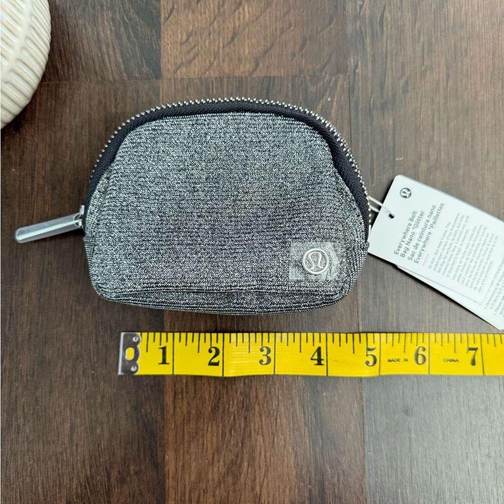 ๐ Lululemon Everywhere Belt Bag Nano - Glitter - Picture 14 of 15